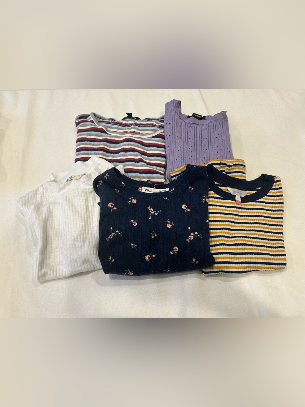 Women’s 5 knit shirt bundle